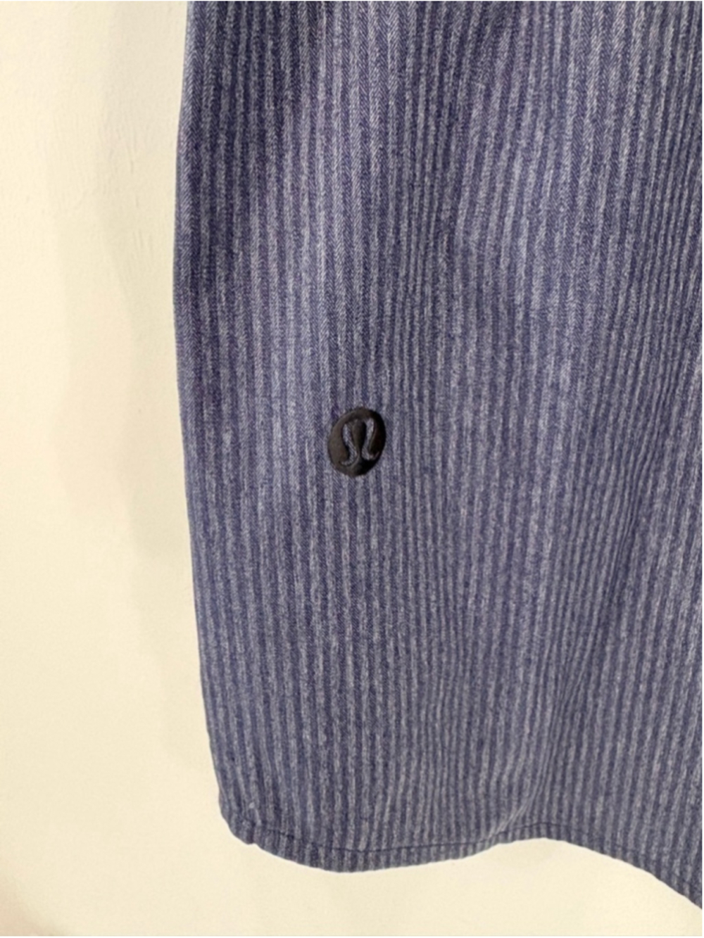 Lululemon Bonded Voyage LS Button Down Shirt Sz L Heathered Deep Navy EUC - Picture 7 of 7